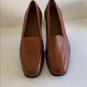 Naturalizer beautiful brown leather loafers